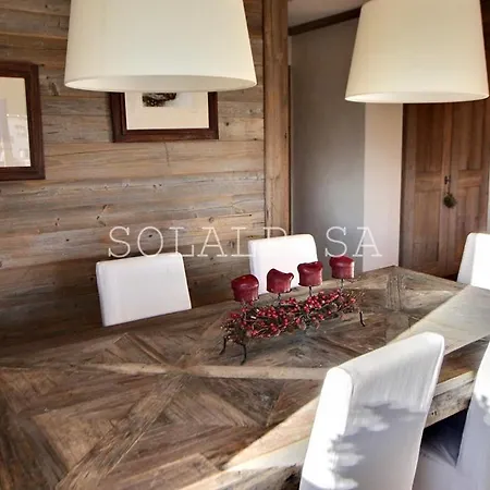Apartment National 3 *