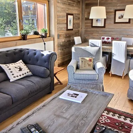 Apartment National 3 *