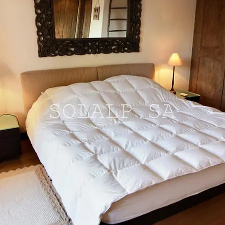Apartment National 3 *